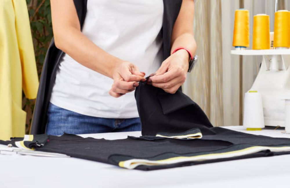 Zipper Repair & Clothing Repair Services — Danbury, CT